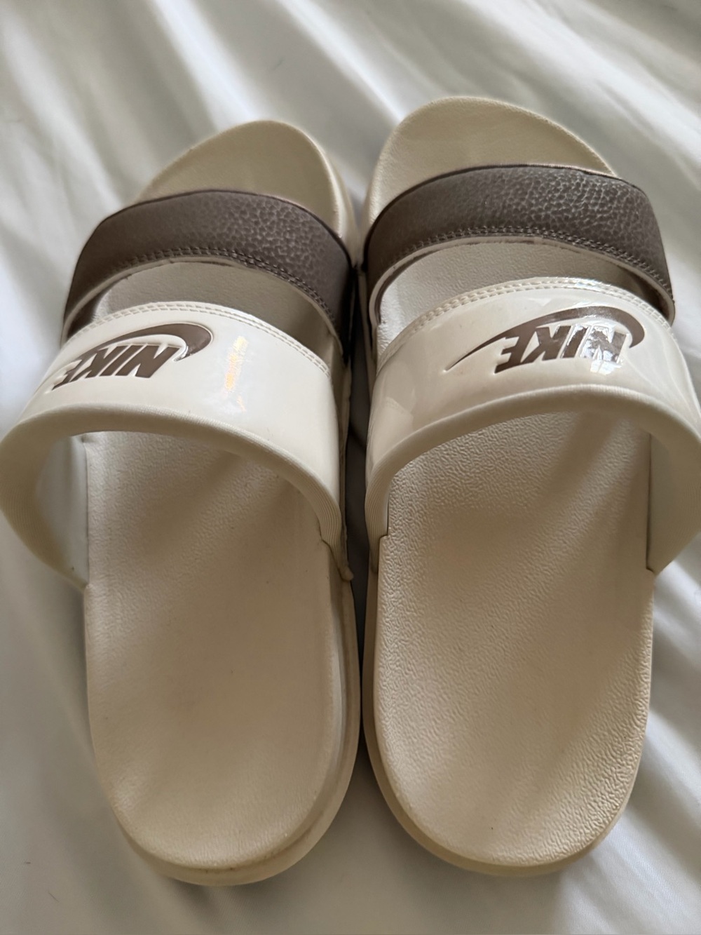 New Nike Off Court Duo Slide Sandals in Cream and Brown